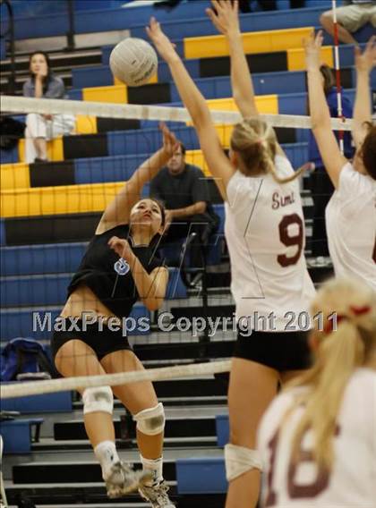 Thumbnail 1 in Agoura vs Simi Valley photogallery.