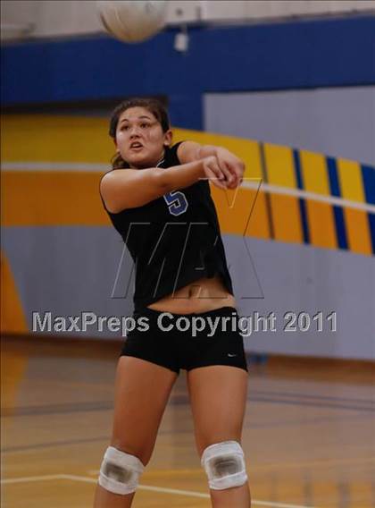 Thumbnail 3 in Agoura vs Simi Valley photogallery.