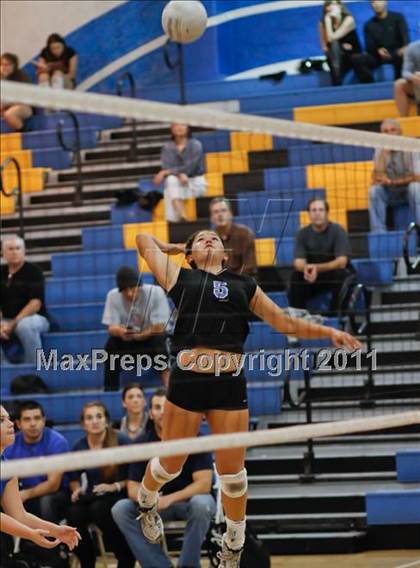 Thumbnail 3 in Agoura vs Simi Valley photogallery.
