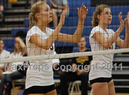 Thumbnail 1 in Agoura vs Simi Valley photogallery.