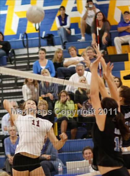 Thumbnail 2 in Agoura vs Simi Valley photogallery.