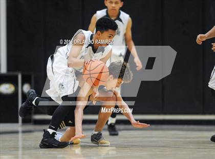Thumbnail 3 in La Costa Canyon vs Oceanside (Grossmont Winter Tournament) photogallery.
