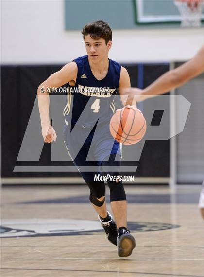Thumbnail 2 in La Costa Canyon vs Oceanside (Grossmont Winter Tournament) photogallery.