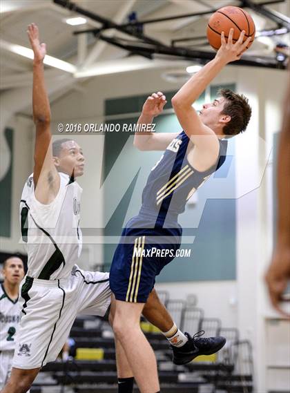 Thumbnail 1 in La Costa Canyon vs Oceanside (Grossmont Winter Tournament) photogallery.