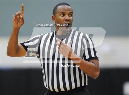 Thumbnail 2 in La Costa Canyon vs Oceanside (Grossmont Winter Tournament) photogallery.