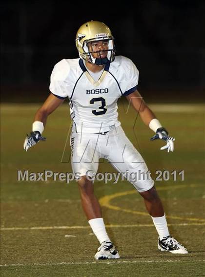Thumbnail 3 in Loyola vs. St. John Bosco photogallery.