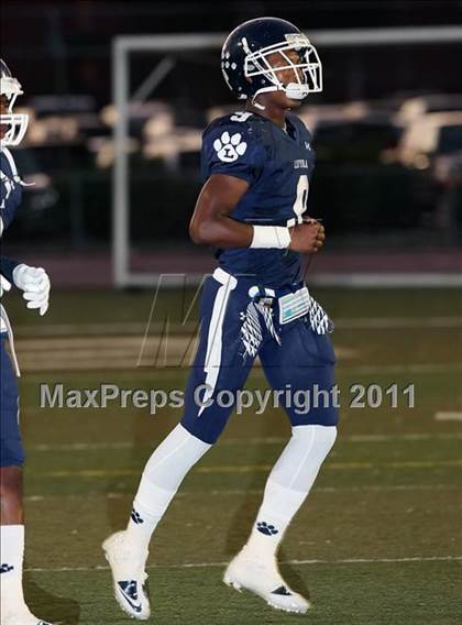Thumbnail 2 in Loyola vs. St. John Bosco photogallery.