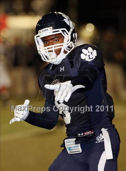 Thumbnail 2 in Loyola vs. St. John Bosco photogallery.