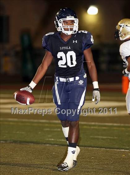 Thumbnail 3 in Loyola vs. St. John Bosco photogallery.