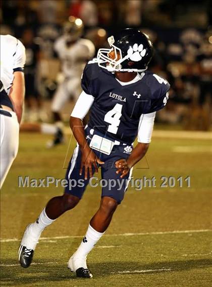 Thumbnail 2 in Loyola vs. St. John Bosco photogallery.