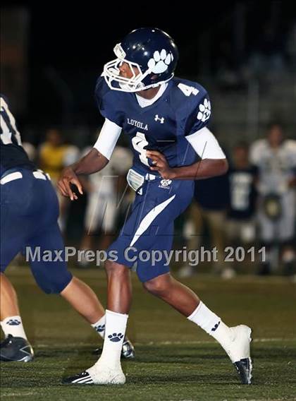 Thumbnail 3 in Loyola vs. St. John Bosco photogallery.