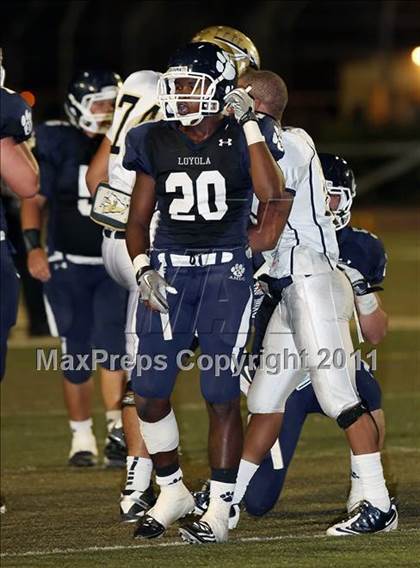 Thumbnail 3 in Loyola vs. St. John Bosco photogallery.