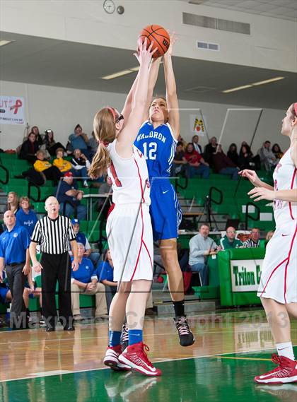 Thumbnail 1 in Southwestern vs. Waldron (Shelby County Tournament) photogallery.