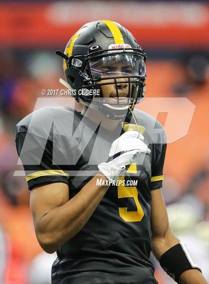 Thumbnail 1 in Christian Brothers Academy @ Henninger (Kickoff Classic) photogallery.