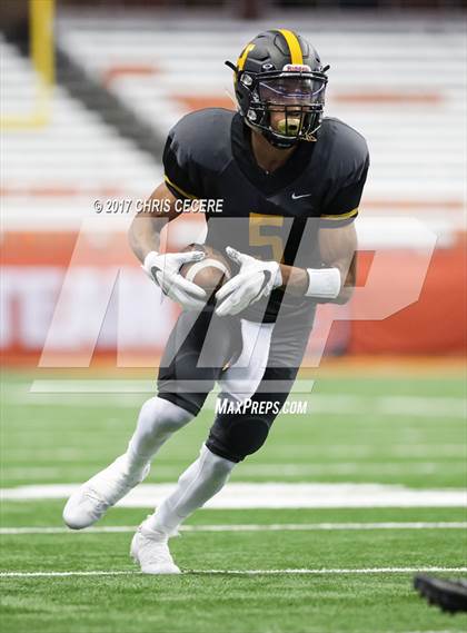 Thumbnail 2 in Christian Brothers Academy @ Henninger (Kickoff Classic) photogallery.