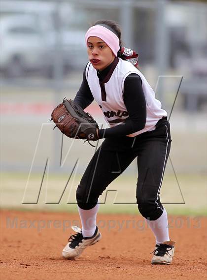 Thumbnail 3 in Ennis vs Rockwall (Forney-North Forney Invitational) photogallery.