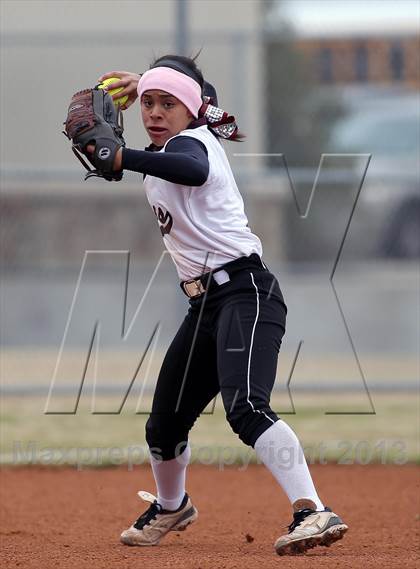 Thumbnail 1 in Ennis vs Rockwall (Forney-North Forney Invitational) photogallery.