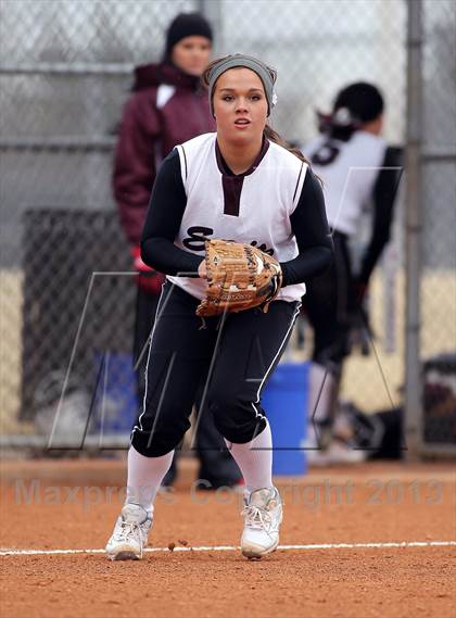 Thumbnail 1 in Ennis vs Rockwall (Forney-North Forney Invitational) photogallery.