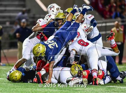 Thumbnail 3 in Atascocita vs Klein Collins (UIL 6A Bi-District Playoff) photogallery.