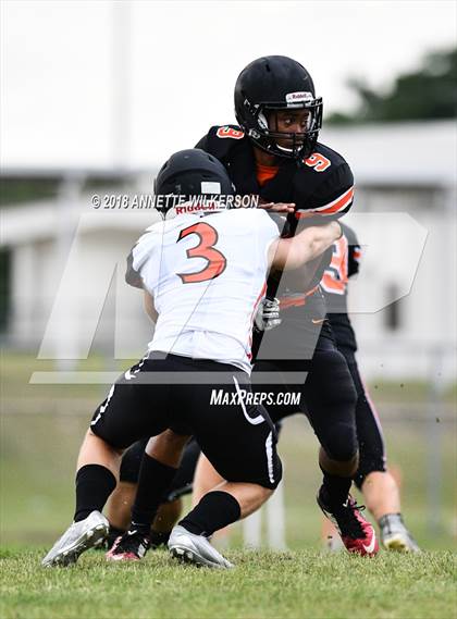 Thumbnail 2 in Spruce Creek vs. Leesburg (Spring Scrimmage) photogallery.
