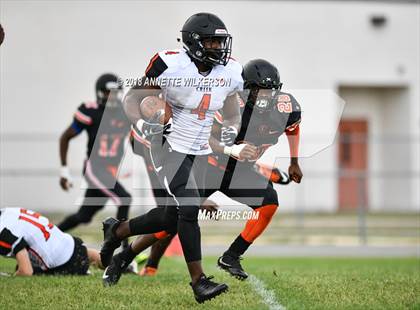 Thumbnail 2 in Spruce Creek vs. Leesburg (Spring Scrimmage) photogallery.