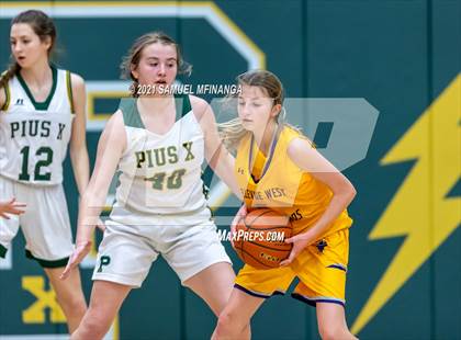 Thumbnail 2 in Bellevue West @ Pius X photogallery.