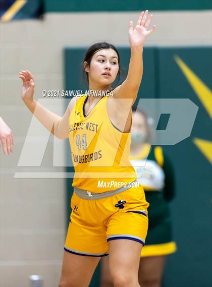 Thumbnail 1 in Bellevue West @ Pius X photogallery.