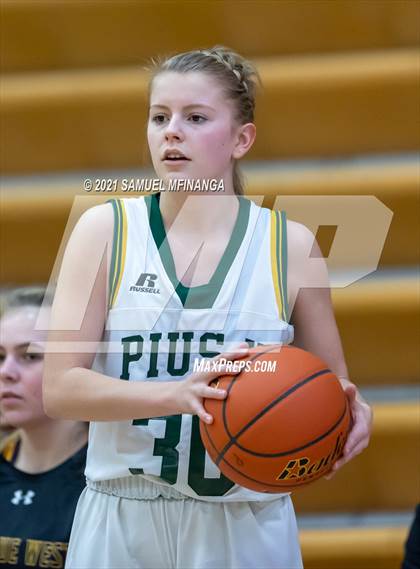 Thumbnail 1 in Bellevue West @ Pius X photogallery.