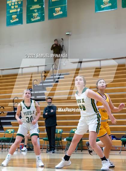 Thumbnail 3 in Bellevue West @ Pius X photogallery.