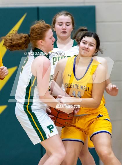 Thumbnail 3 in Bellevue West @ Pius X photogallery.