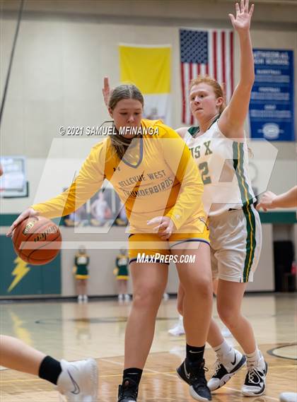 Thumbnail 1 in Bellevue West @ Pius X photogallery.