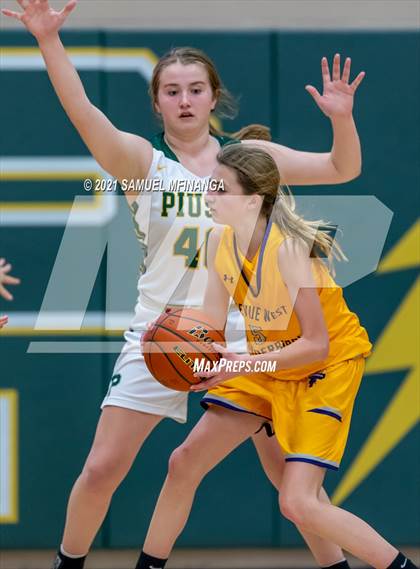 Thumbnail 1 in Bellevue West @ Pius X photogallery.