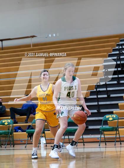 Thumbnail 1 in Bellevue West @ Pius X photogallery.