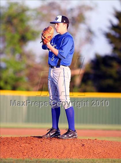 Thumbnail 3 in Crandall @ North Forney photogallery.
