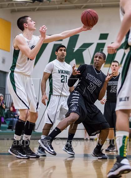 Thumbnail 1 in Dominion vs Loudoun Valley (Dulles District Quarterfinal) photogallery.
