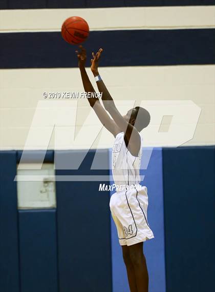 Thumbnail 3 in Verrado vs. Apollo (Sunnyslope Hoopsgiving Basketball Tournament) photogallery.