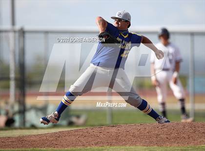 Thumbnail 2 in Del Campo @ Vista del Lago photogallery.