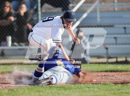 Thumbnail 2 in Del Campo @ Vista del Lago photogallery.