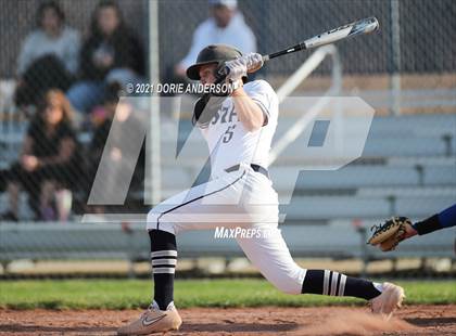 Thumbnail 1 in Del Campo @ Vista del Lago photogallery.
