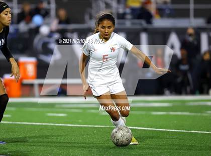 Thumbnail 3 in Harvard-Westlake vs. Villa Park (CIF-SS D1 Final) photogallery.