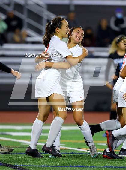 Thumbnail 3 in Harvard-Westlake vs. Villa Park (CIF-SS D1 Final) photogallery.