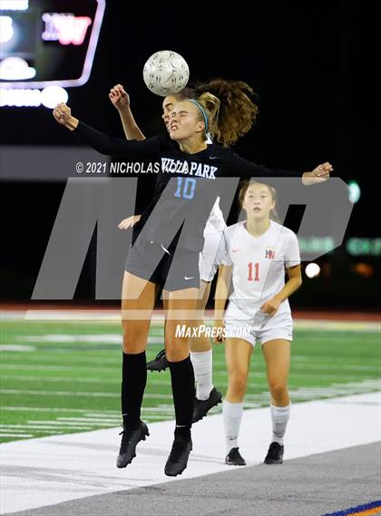Thumbnail 2 in Harvard-Westlake vs. Villa Park (CIF-SS D1 Final) photogallery.