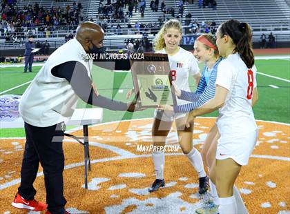 Thumbnail 2 in Harvard-Westlake vs. Villa Park (CIF-SS D1 Final) photogallery.
