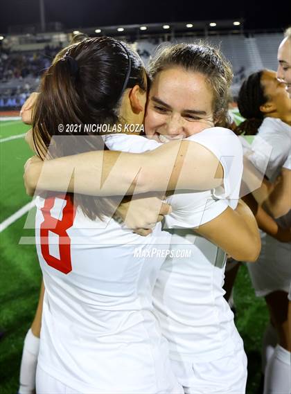 Thumbnail 2 in Harvard-Westlake vs. Villa Park (CIF-SS D1 Final) photogallery.