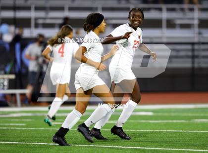 Thumbnail 2 in Harvard-Westlake vs. Villa Park (CIF-SS D1 Final) photogallery.