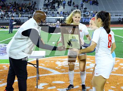 Thumbnail 3 in Harvard-Westlake vs. Villa Park (CIF-SS D1 Final) photogallery.