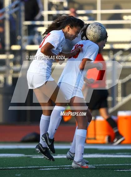 Thumbnail 2 in Harvard-Westlake vs. Villa Park (CIF-SS D1 Final) photogallery.