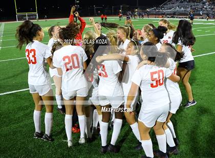 Thumbnail 2 in Harvard-Westlake vs. Villa Park (CIF-SS D1 Final) photogallery.
