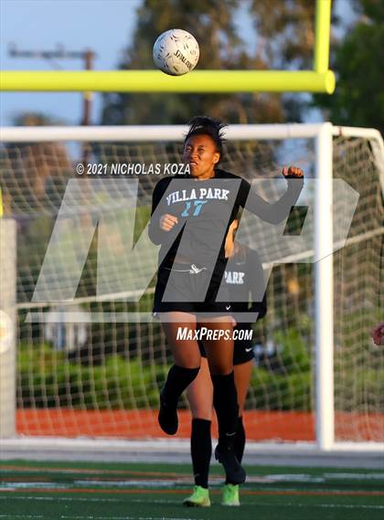 Thumbnail 2 in Harvard-Westlake vs. Villa Park (CIF-SS D1 Final) photogallery.
