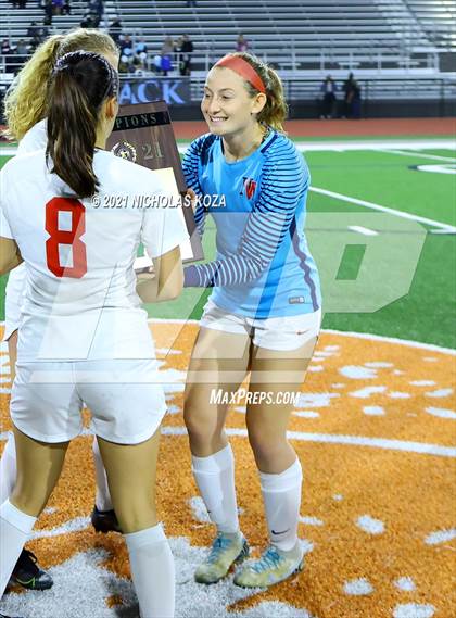 Thumbnail 1 in Harvard-Westlake vs. Villa Park (CIF-SS D1 Final) photogallery.